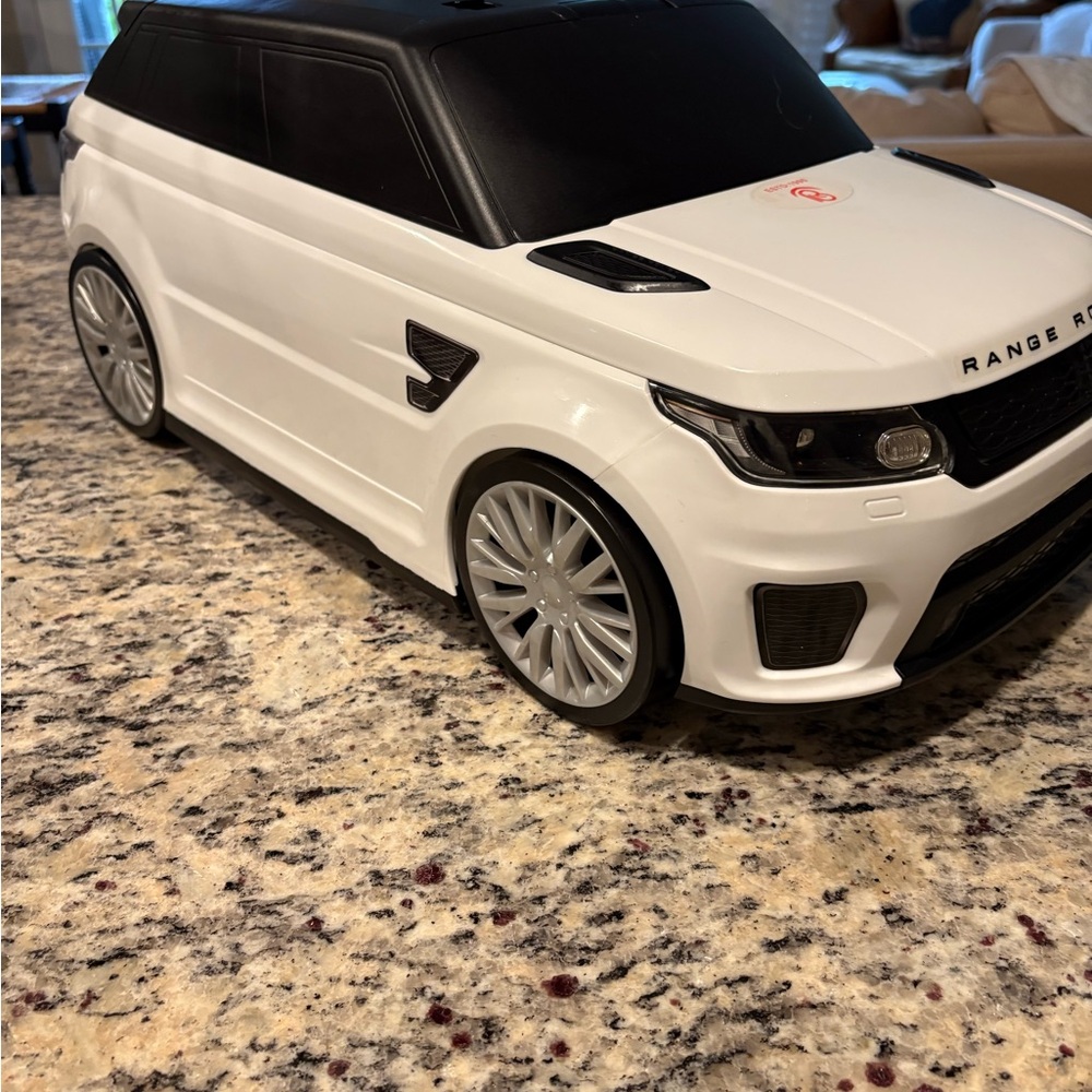 RANGE ROVER Children's Ride-On Luggage - RANGE ROVER NEW without box! - Picture 4 of 8